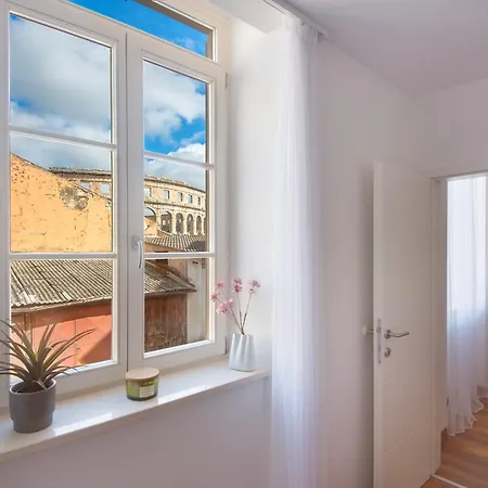 D&A Amphitheatre Premium Apartments With Free Parking Pula Exterior photo